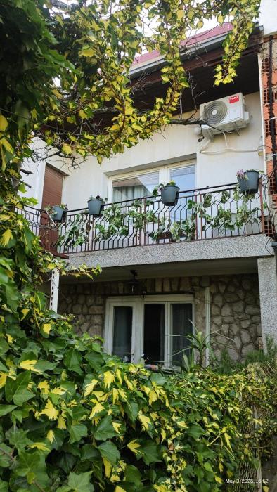 Digital nomad, 80 sqm, wonderful Milenium Cross view,free park,16 min by walk to center, quiet nbhd