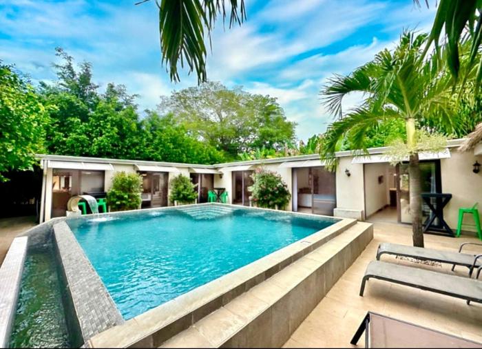 Private room w bath near ocean near Tamarindo