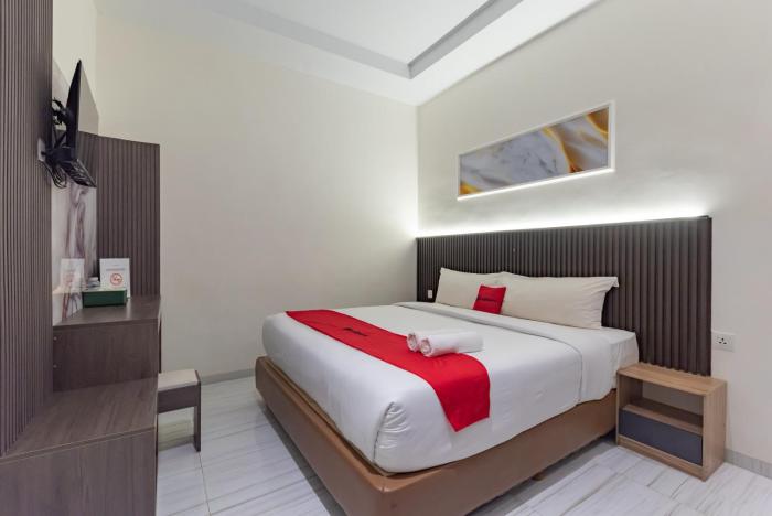 RedDoorz Plus Near SP Plaza Batu Aji Batam