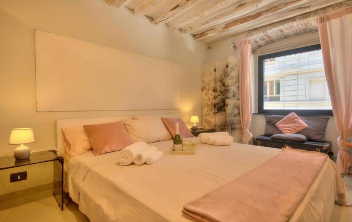 Historic Center, Piazza De Ferrari, Aquarium