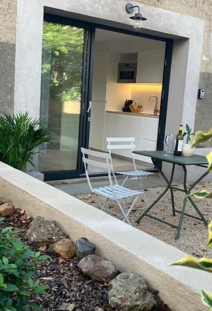 Studio neuf dans un écrin de verdure