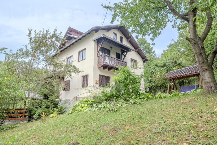 Cuibul de Munte - Cabană în Breaza cu Ciubăr și Foc de Tabără 6-12 Persoane