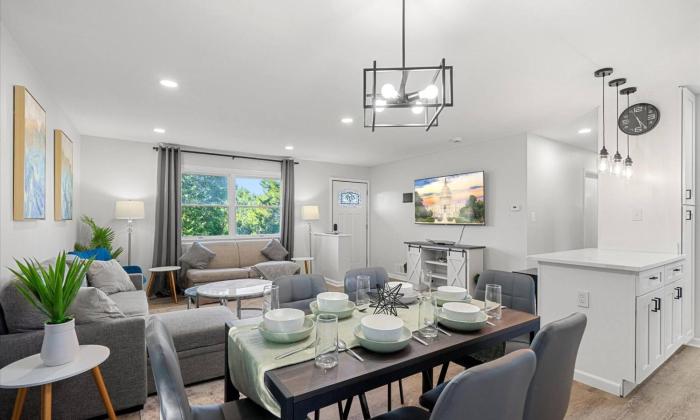 Upscale Old Town Views 3BD Lux