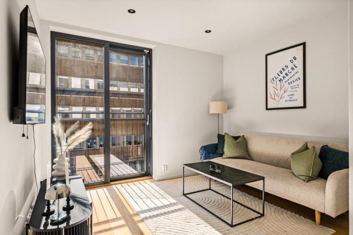 Downtown Modern Apartment - Two Bedrooms!