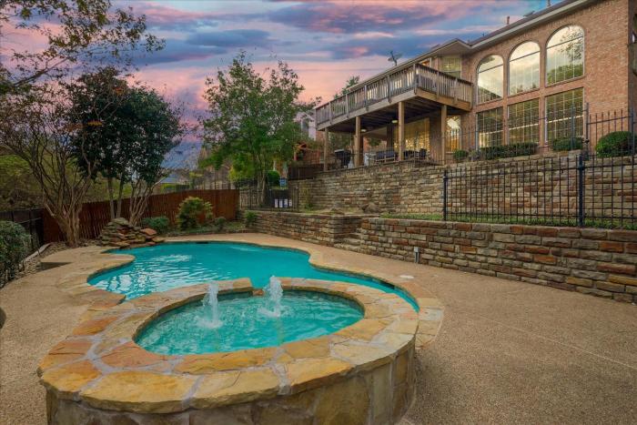 5BR Oasis w Pool Steps from Lake Ray Hubbard