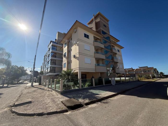 Cód 181 - Apartamento a 70 metros do mar com 2 dormitórios