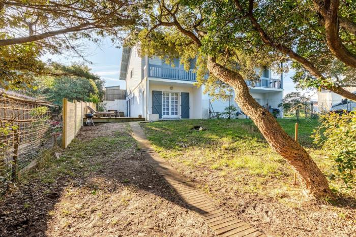 T3 Les Anémones à 50m de la plage avec grande terrasse et grand jardin