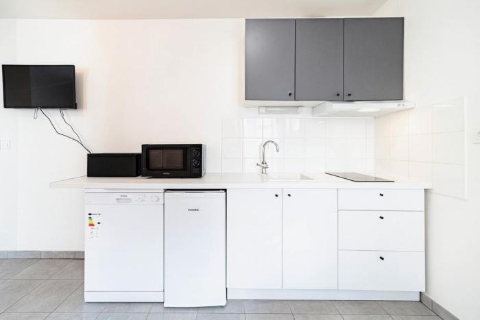 Bright studio with garage - Valmy District