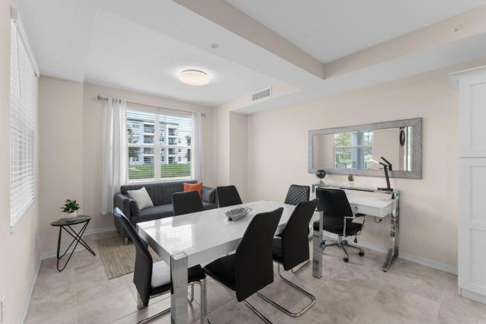 3120-102 Resort Pool View Disney Universal Orlando