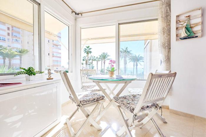 Apartamento frontal al mar a 50 m de la playa