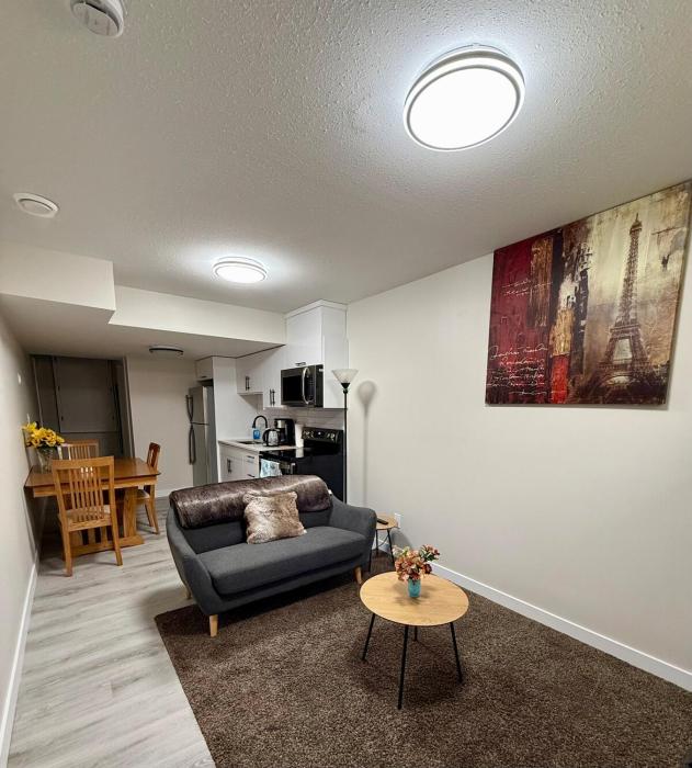 Newly Built Cozy Cove Suite