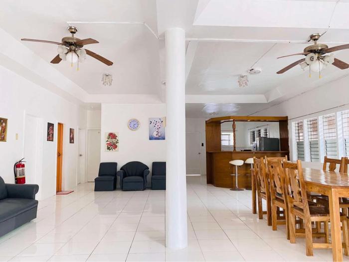 Luna Oslob Travellers Inn - Rest House