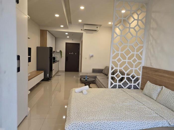 Spacious & Elegant Loft