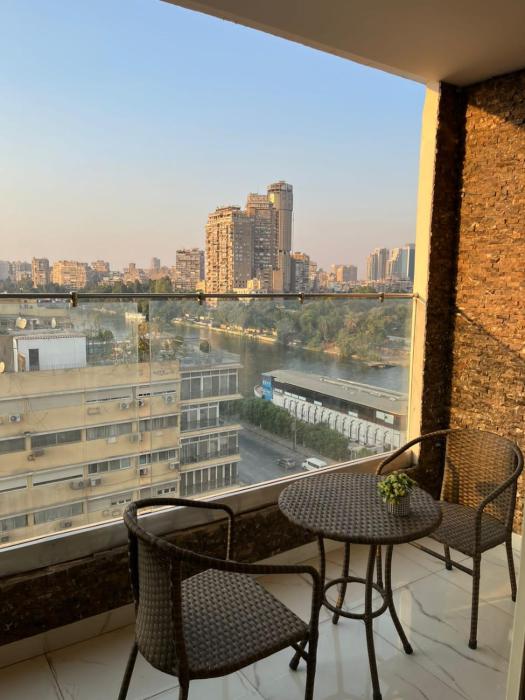 سويت فندقى باطلالة على نيل عجوزة