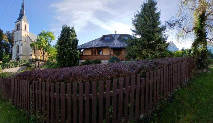 Křivoklátské Johnyho bydlení