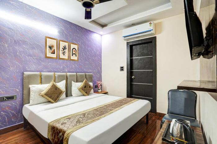 Hotel Twamev Couple Friendly Laxmi Nagar