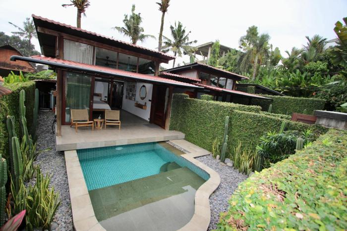 Balian Surf and Sand