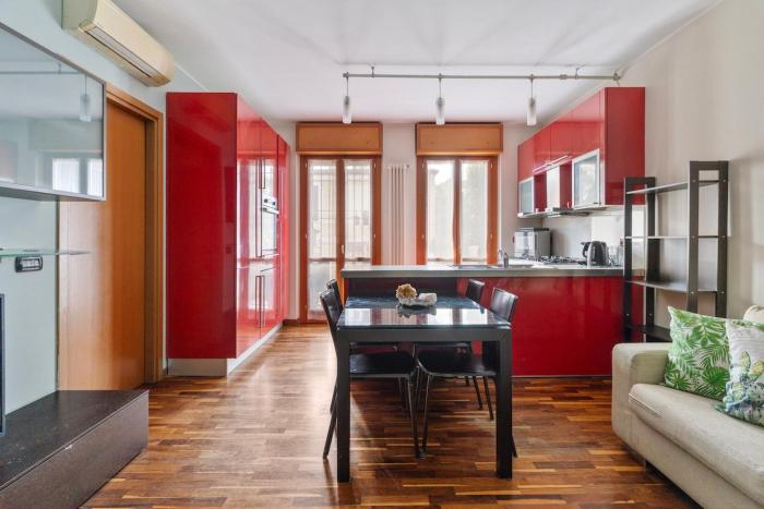 Bright apartment with terrace near the subway