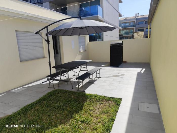 Beach house for 4 by the sea