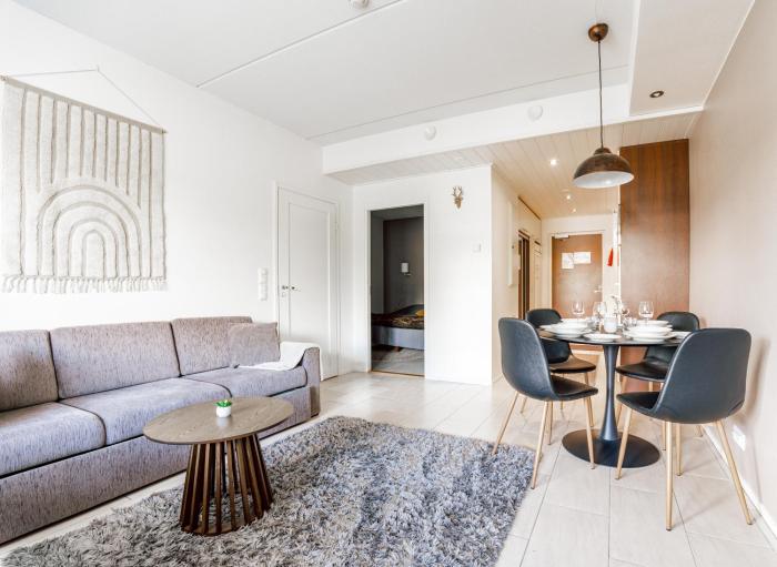 Modern 1BR Apt with Private Sauna & Next to Ski Slopes