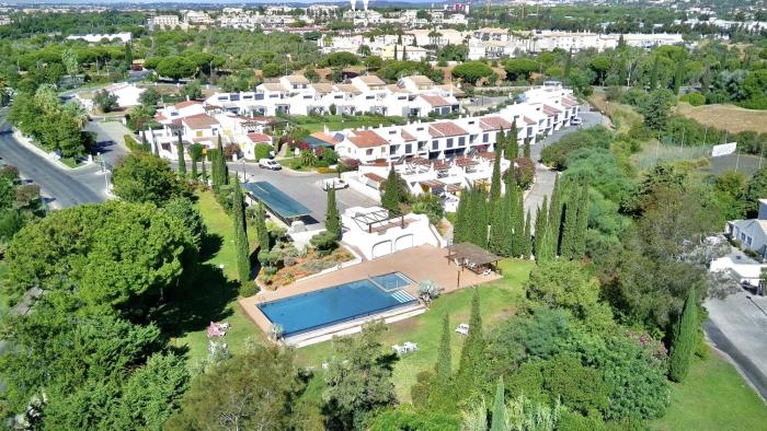 Vilamoura Club Villa 2 With Pool by Homing