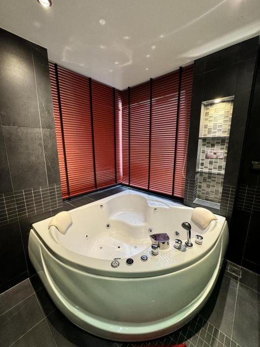 L08 Penthouse Suite Modern Condo On Bangla Road