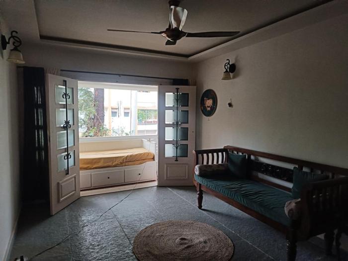 Spacious 2BHK with ensuite bath and office