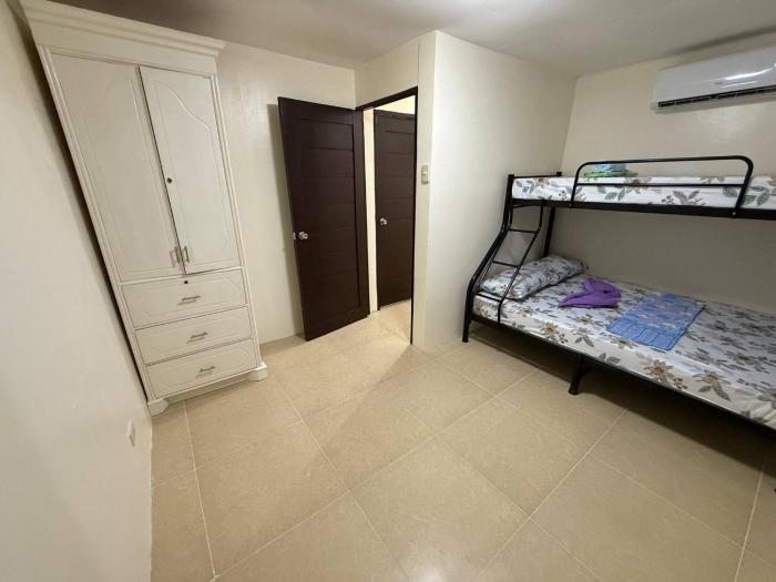 Rosebuds, Fully Airconditioned