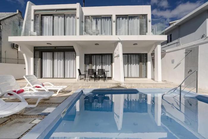 Comfortable House in Trou-aux-Biches with Terrace