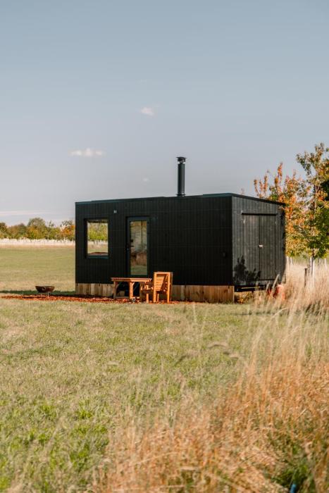 Secluded Cotswolds Off-Grid Cabin NEW Sept 25