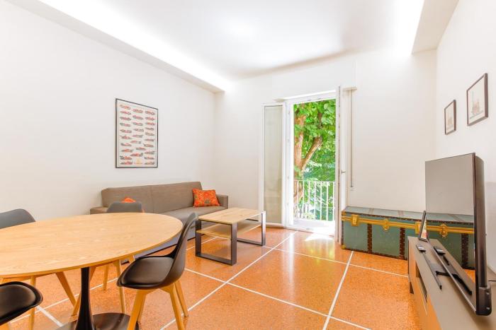 Large Apartment with Balcony - 2 Bedrooms