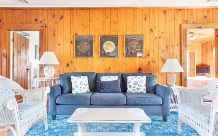 Wicker Cottage by Tybee Cottages
