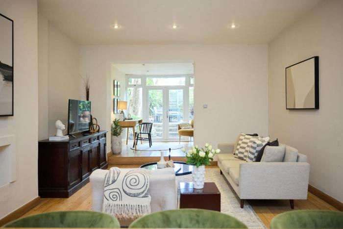 Kensington Garden Flat with Office & Outdoor Space