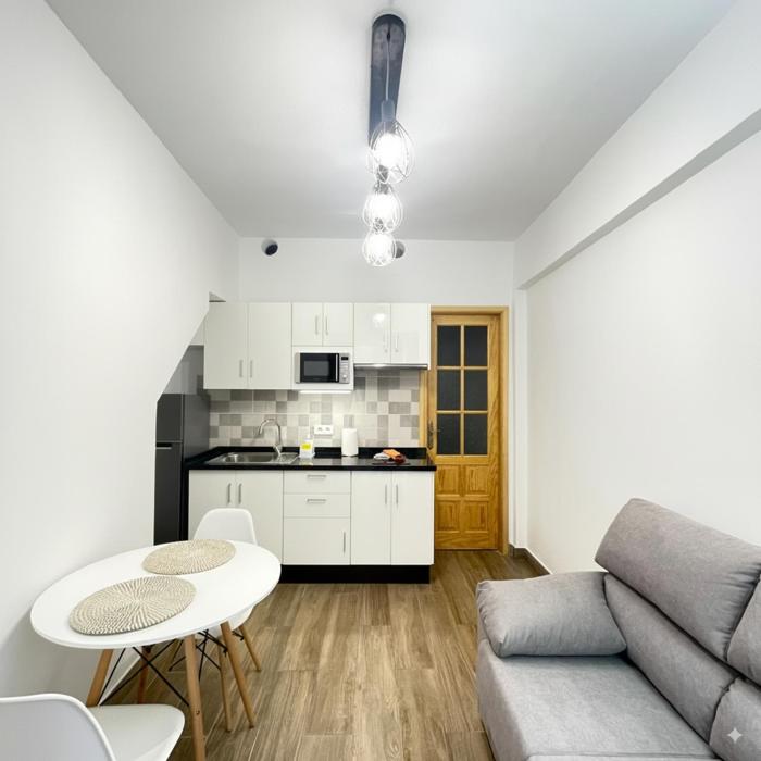 Bajo Izquierda el Wiro