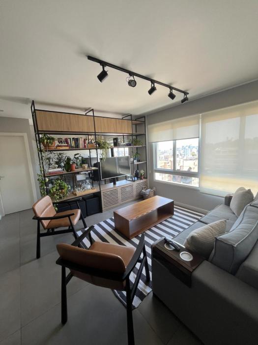 1 Dorm - Alto Padrão - 16 Andar - Home Office