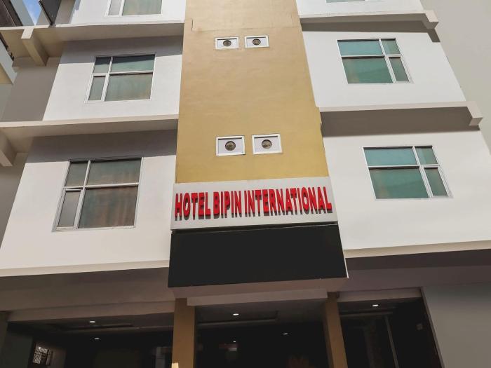 Super Capital O Seven Wonders Inn Near Sahara Ganj Mall