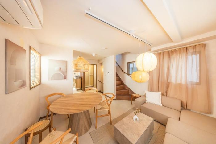 Wooden warmth of a house 8 people Skytree 7 minutes 75 square meters Asakusa, Shibuya, Narita, Haneda direct