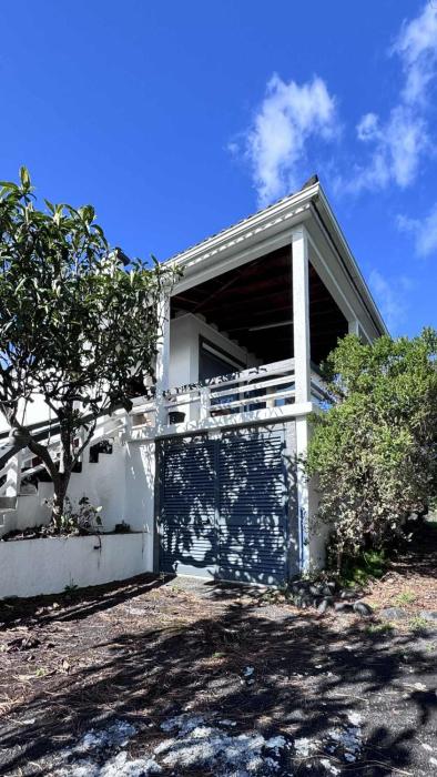 Welcome to Casa Fitz with Ocean Views and Air Conditioning