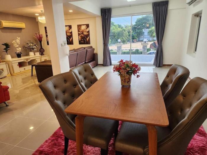 Dope Pool Villa in Pattaya