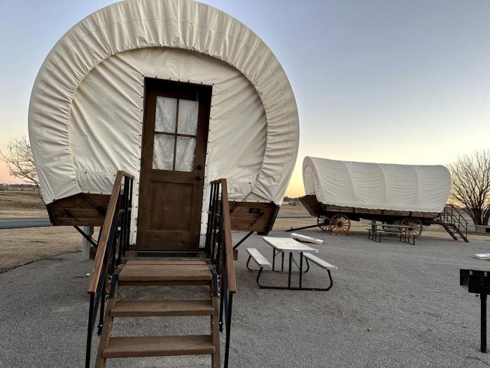 Cozy Conestoga Covered Wagon for 6 on Oklahoma Farm, for Memorable Glamping Vacations