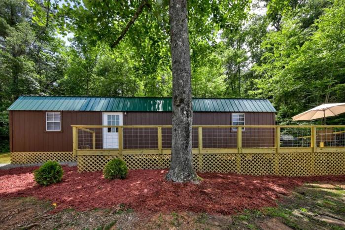 Mountain Glamping Cabin in Hayesville, North Carolina near the Appalachian Trail