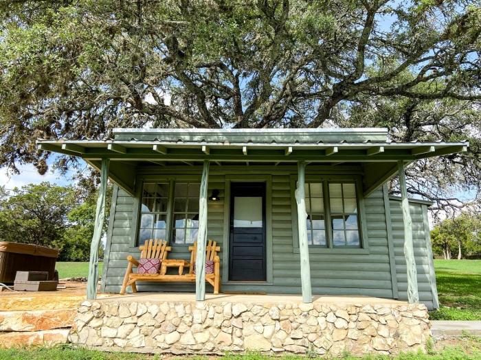 Efficiency-Style Cabin with Spa Lovely for a Couples Escape in Hunt, Texas