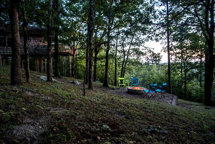 Wonderful Mountain Cabin Rental with a Fire Pit in Smithville, Oklahoma