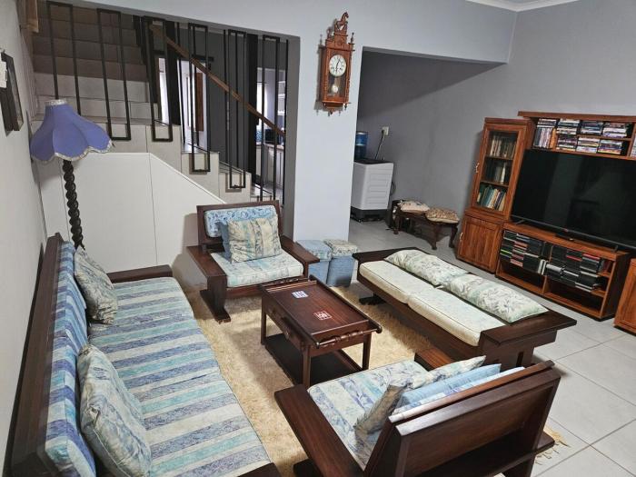 Luxury Meets Convenience Near City & Travel Links