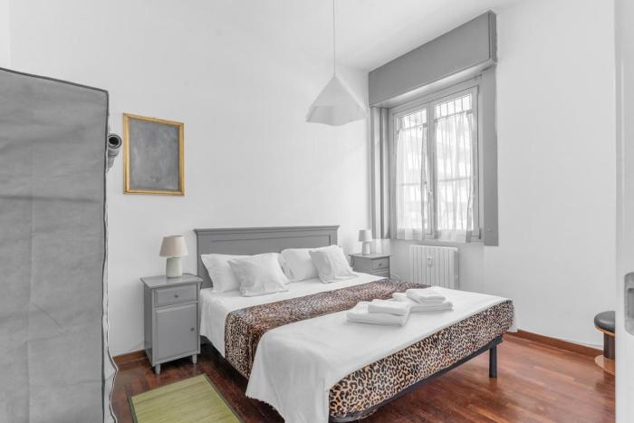 Mirari Milano with parking, near the Metro