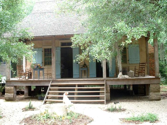 Scenic Bed and Breakfast Accommodation on Lake Martin near Lafayette, Louisiana