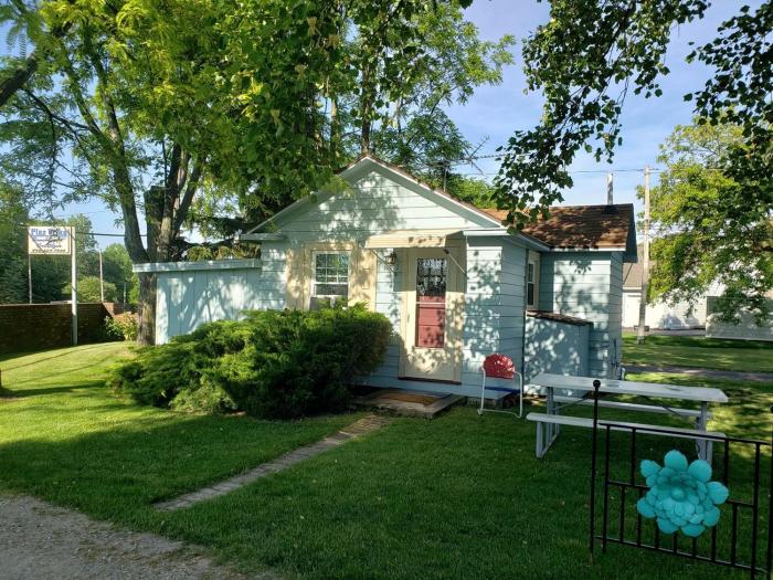 Charming Beach Cottage Along Lake Erie near Cleveland, Ohio