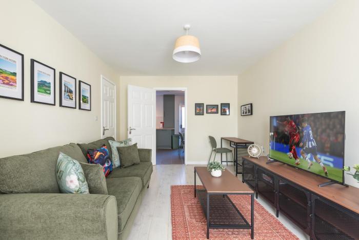Beverley 2 bedroom Central Home Garden Parking