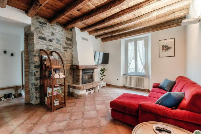 Azure Hug - The House Of Travelers