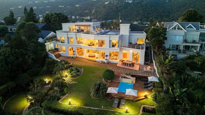 SEASENSE Boutique Beach Villa